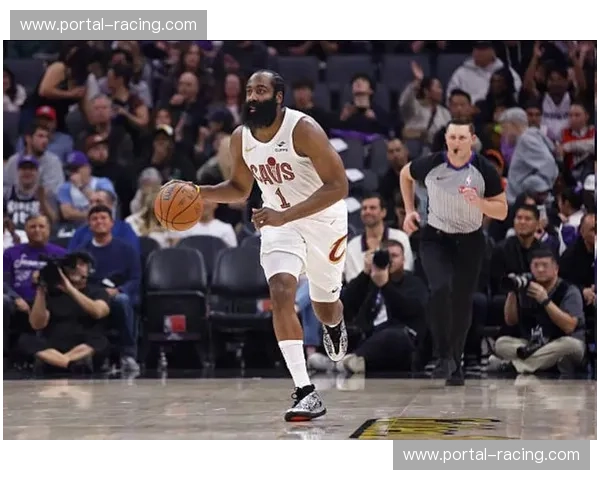 梅里尔单场9记三分队史第四 哈登体系为其创造大量空位